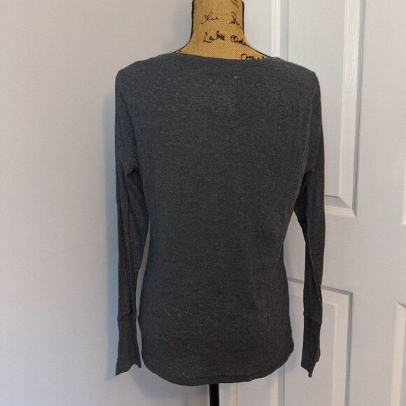 Old Navy ribbed long sleeve - Picture 3 of 4